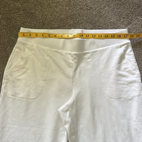 Talbots Relaxed Capris - Picture 2 of 4